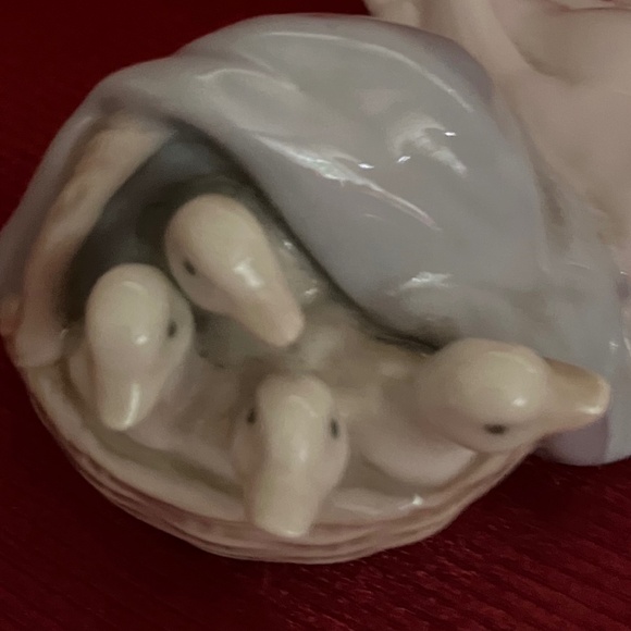 Lladro Little Ducks after Mother figurine - Picture 2 of 5